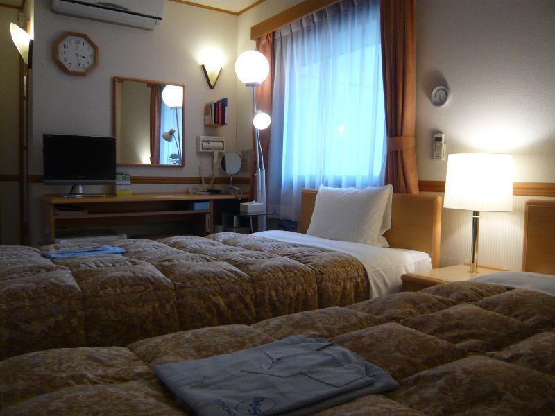 Toyoko Inn Nagoya-Eki Sakuradori-Guchi Honkan Exterior foto